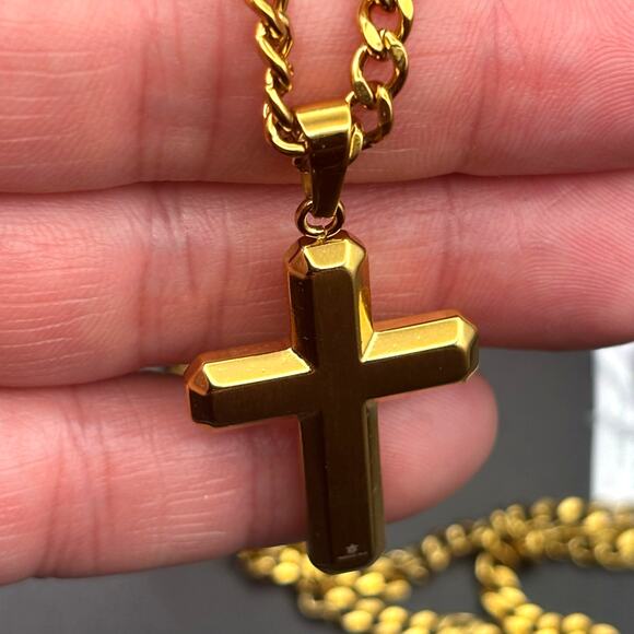 Blackjack BJP176G Mens Gold Stainless Steel Cross Pendant Necklace With CZ NIBWT - Picture 17 of 17